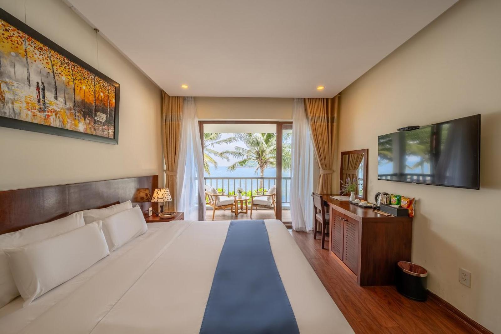 Bounce Beach Resort And Spa Da Nang Exterior photo