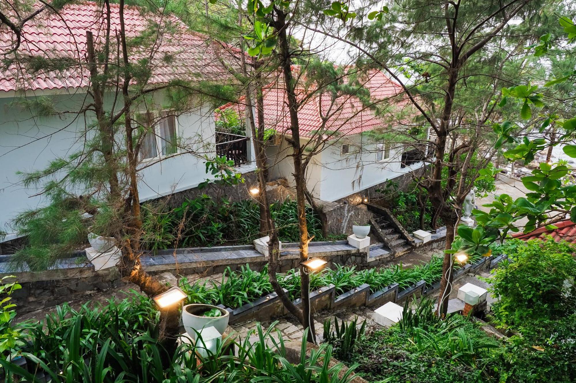Bounce Beach Resort And Spa Da Nang Exterior photo