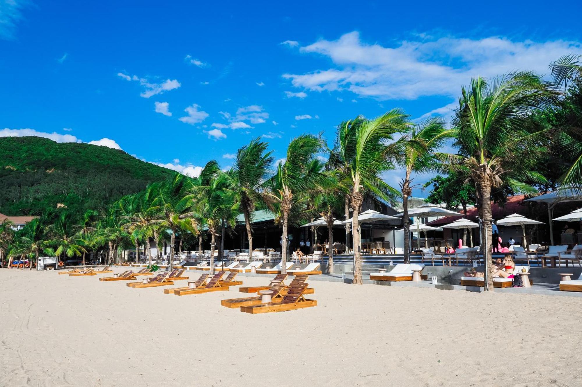 Bounce Beach Resort And Spa Da Nang Exterior photo