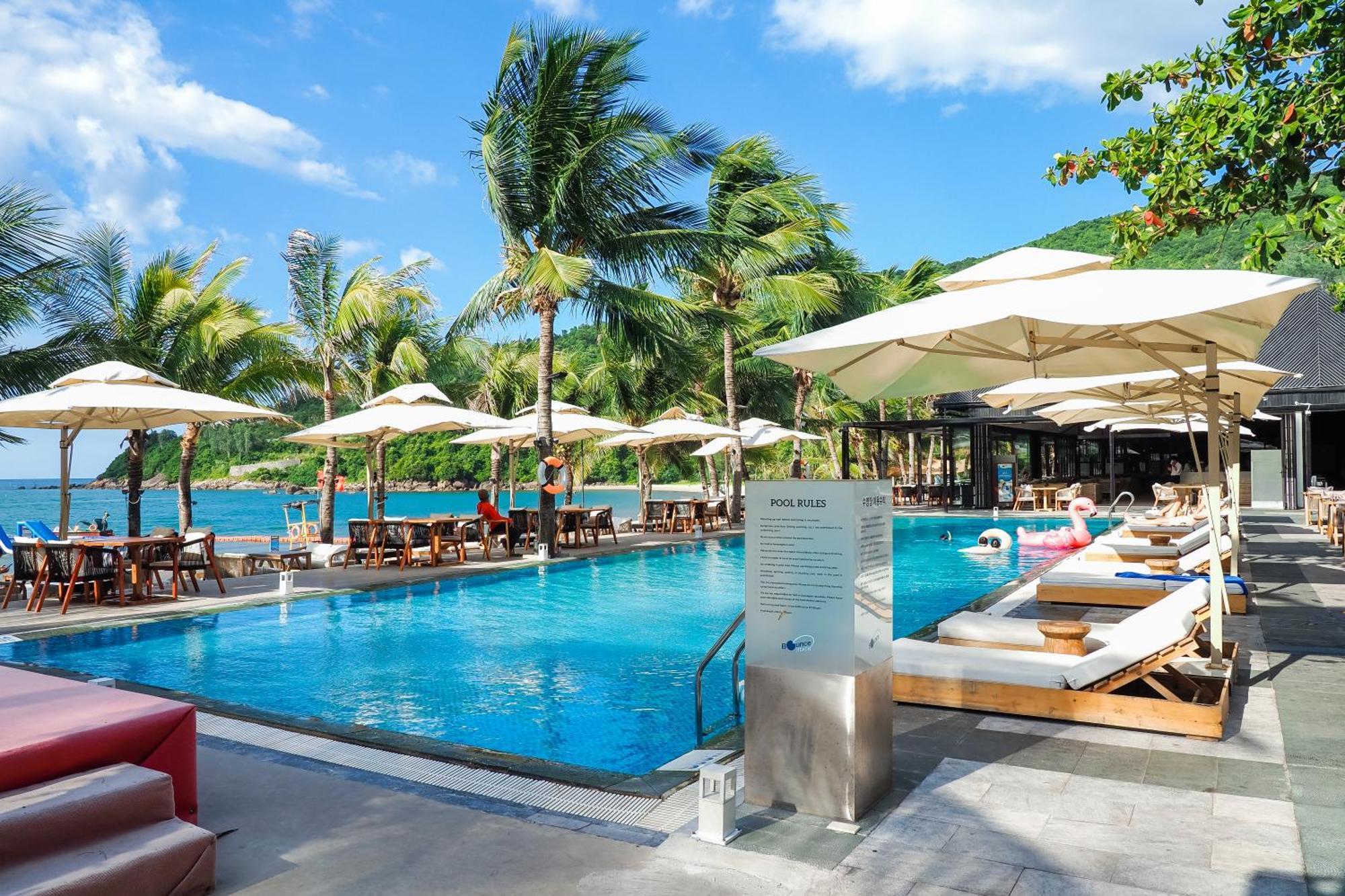 Bounce Beach Resort And Spa Da Nang Exterior photo